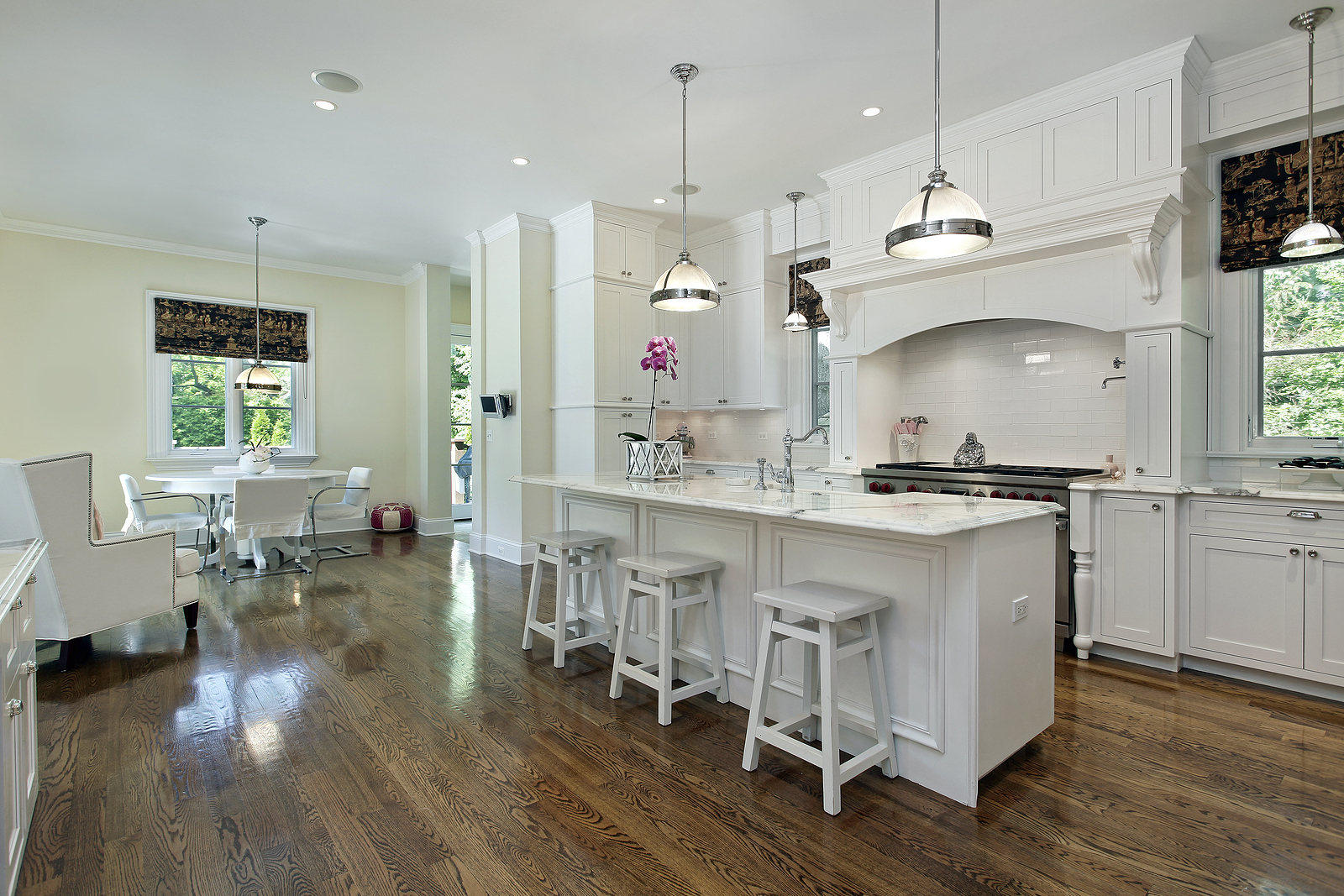 Cabinet Refacing vs. Painting: What’s Best for Your Toledo Kitchen? Post Thumbnail