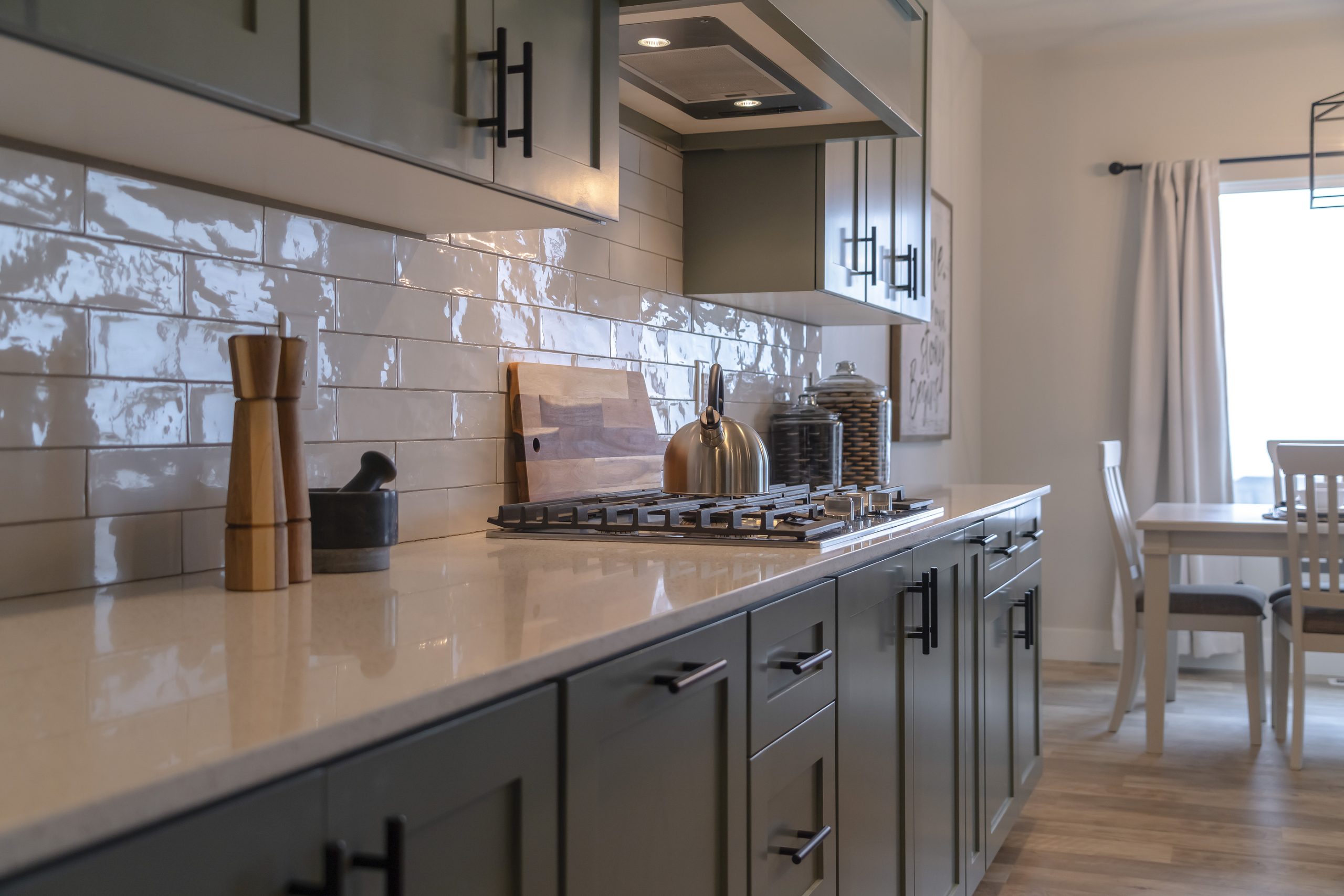 Pros and Cons of Refacing vs. Replacing Your Kitchen Cabinets Post Thumbnail